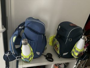 Bauchschmerzen nach der Trennung – zwei Schulranzen im neuen Zuhause