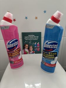 Domestos WC Gel Ocean Fresh und Floral Fresh im Vergleich