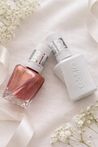 Essie Gel Couture Set ohne UV Lampe im Produkttest