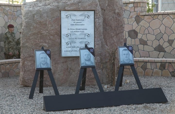 Namenstafeln gefallener Soldaten Karfreitagsgefecht 2010