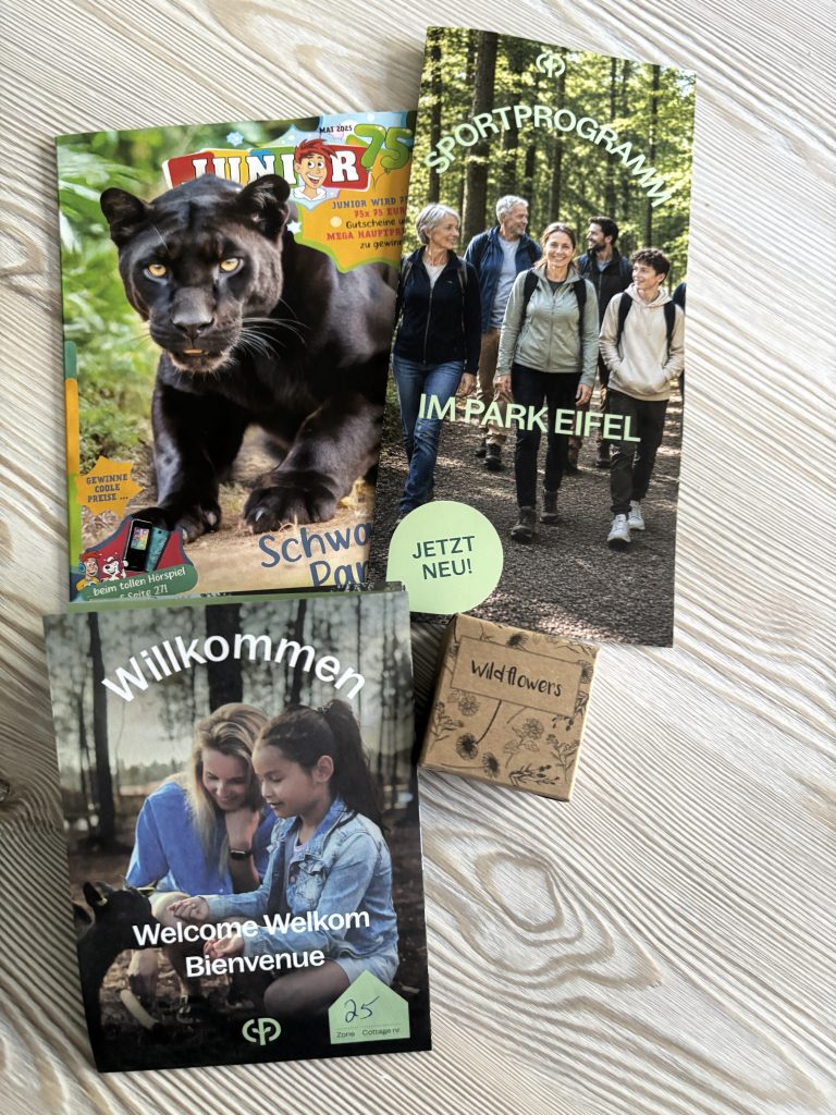 Infomaterial und Aktivitätenprogramm im Center Parcs Eifel