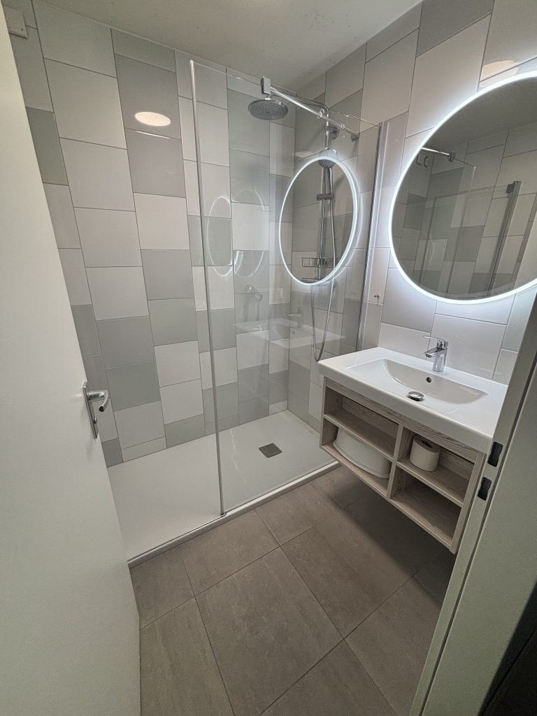 Badezimmer im Premium Ferienhaus im Center Parcs Eifel