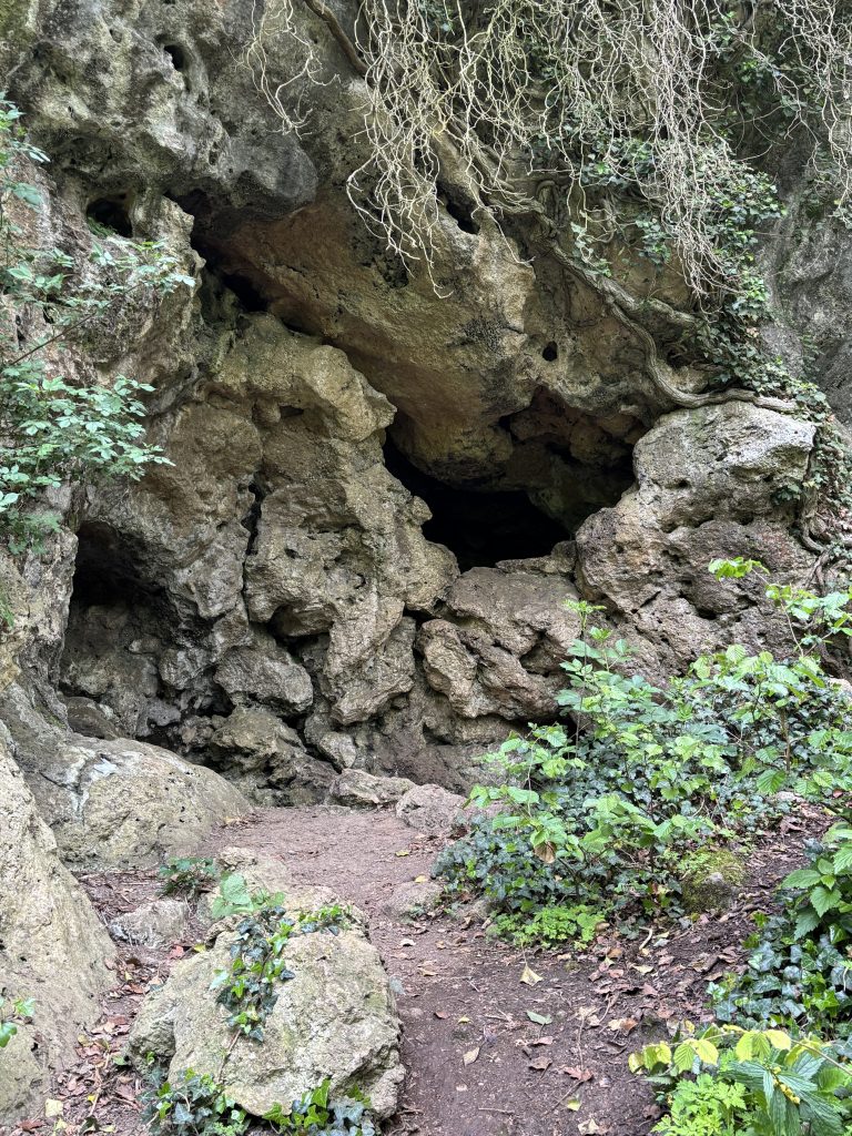 Felsen an der Kakushöhle Mechernich