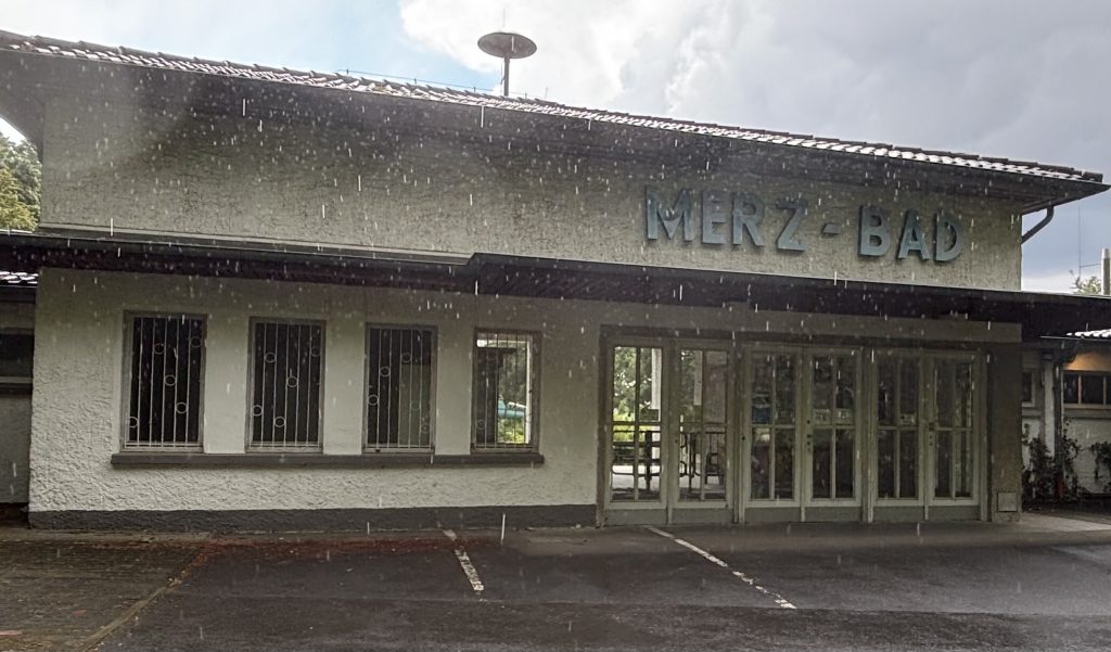 Altes Merz Bad nahe der Nibelungenhalle Königswinter