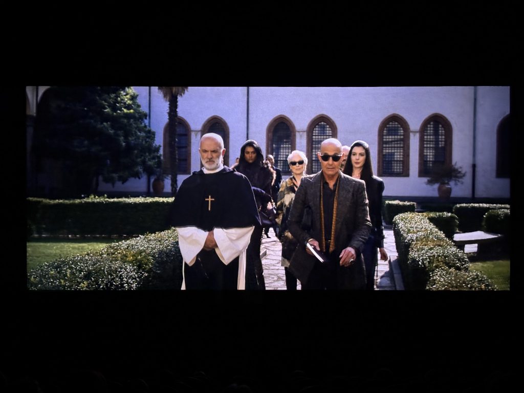 Prada 2 Film finale Szene Gruppe