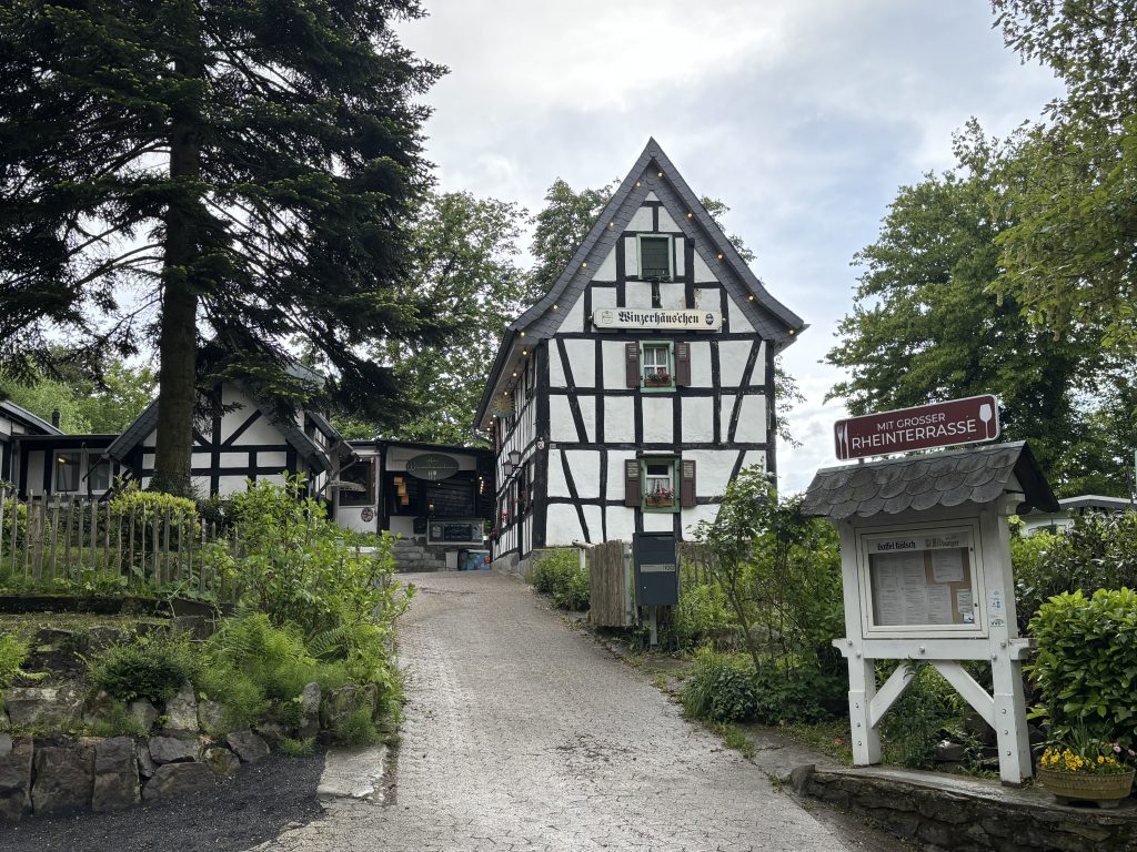 Restaurant nahe der Nibelungenhalle Königswinter