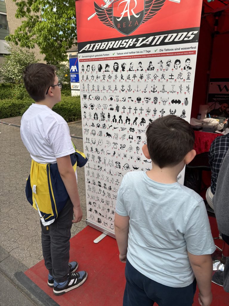 Tattoo Stand auf der Donatus Maikirmes Euskirchen