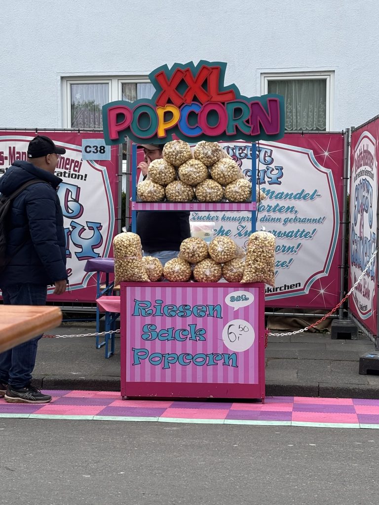 XXL Popcorn Stand auf der Kirmes Euskirchen