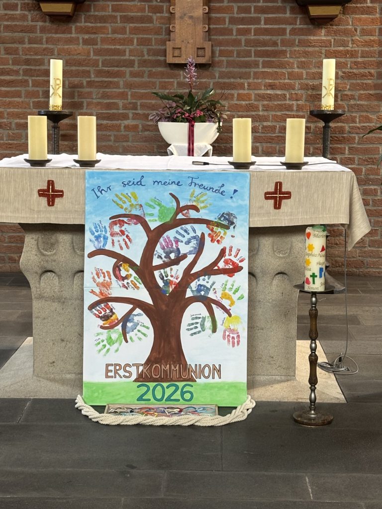 Altar während der Generalprobe zur Erstkommunion 2026