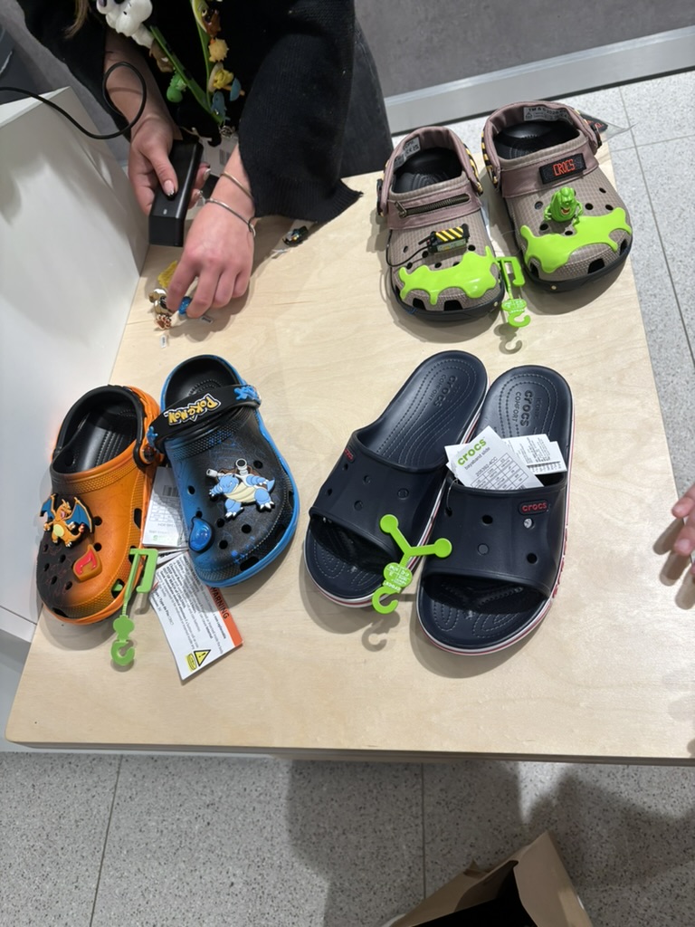 Pokémon Crocs und Kinderschuhe im Crocs Store Roermond